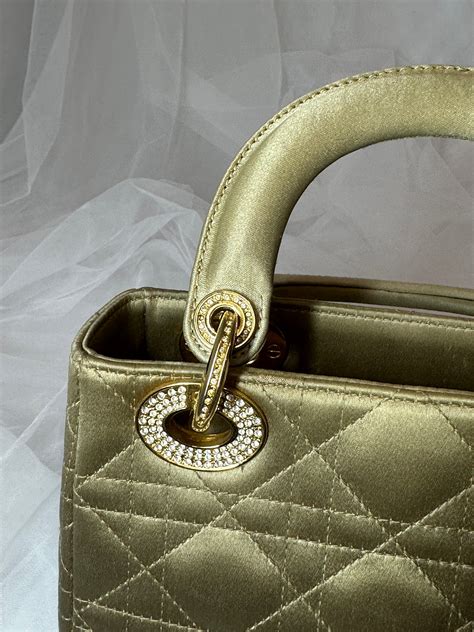 dior tas zwart met goud|Lady Dior .